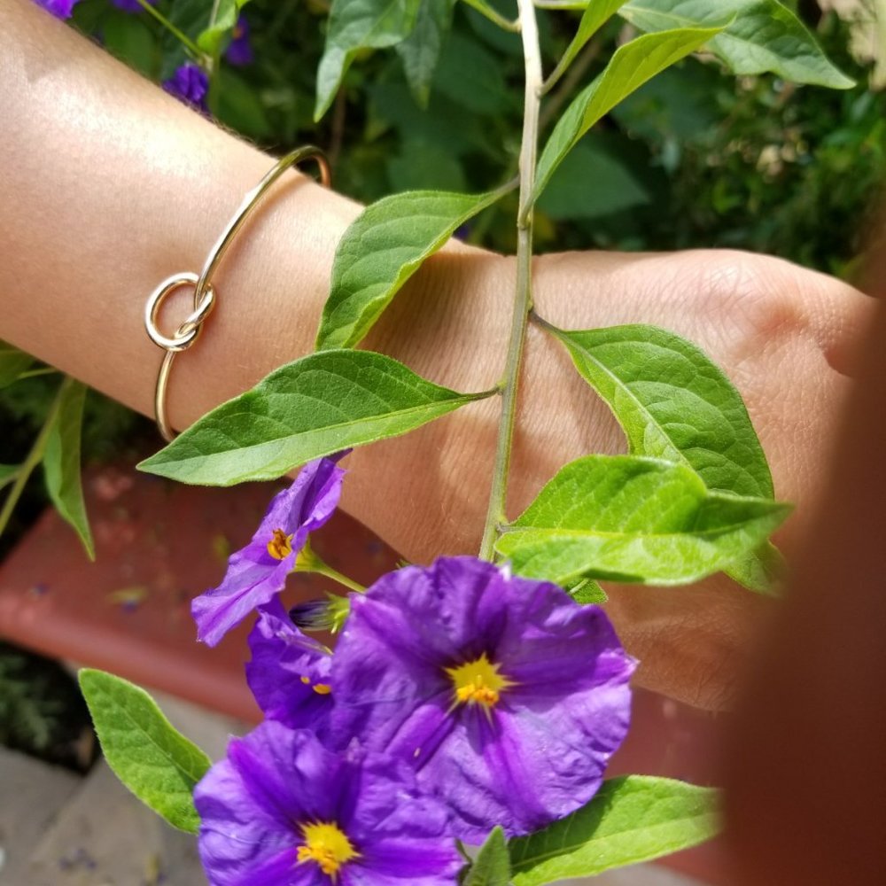 Gold Love Knot Bracelet + Free Nail Art